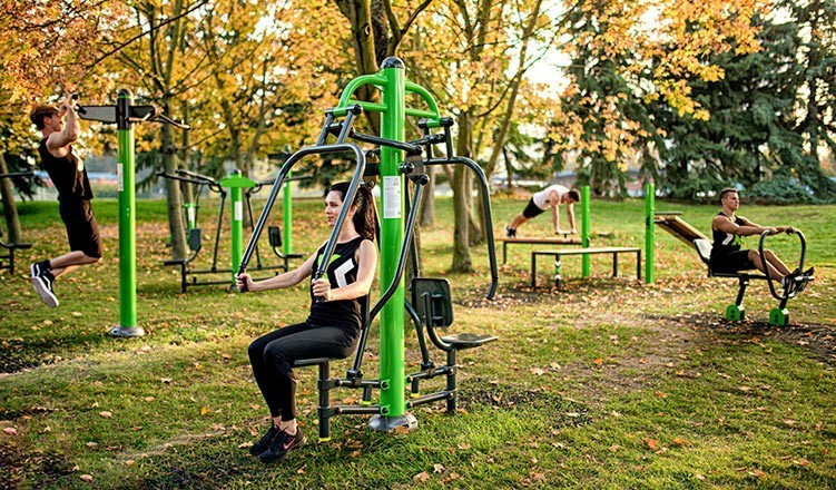 Fitness stroje